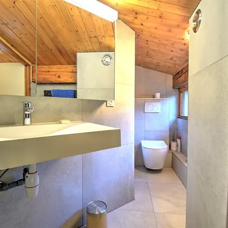 4 Ch Proche Centre Avec Cheminée Et Balcon - Fr-1-524-147 * Morzine